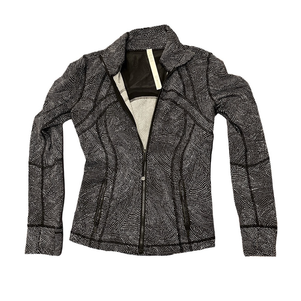 Lululemon black and white zip up jacket define size 8